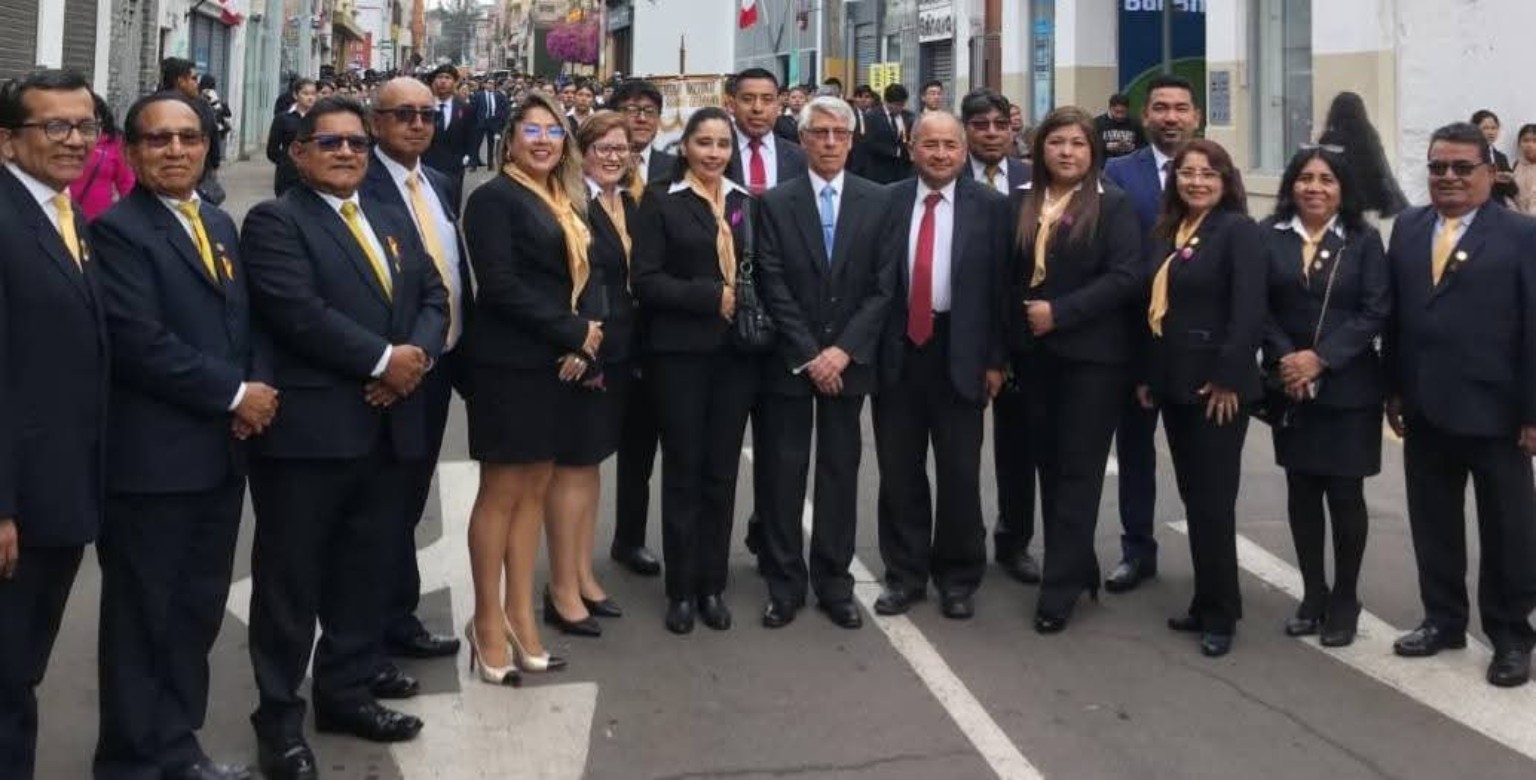 Delegación de Ciencias Administrativas durante el desfile